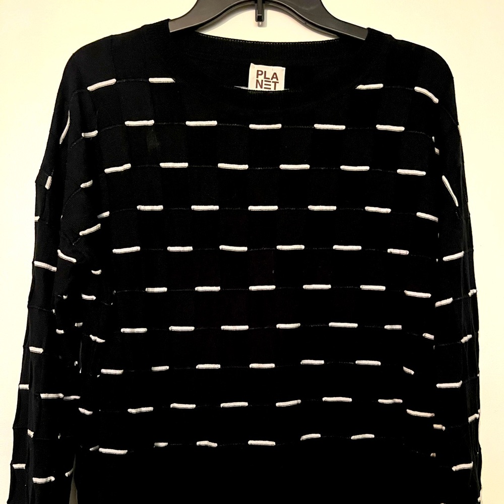 PLANET by Lauren G Black & White  Sweater One Size